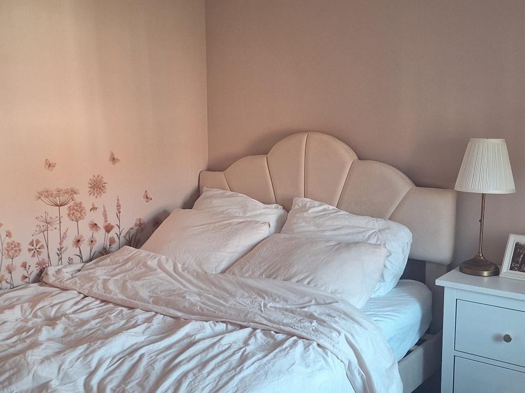Leuk bed voor meisjeskamer 140 x 200, Kinderen en Baby's, Kinderkamer | Bedden, Ophalen, Matras, 180 cm of meer, 100 cm of meer