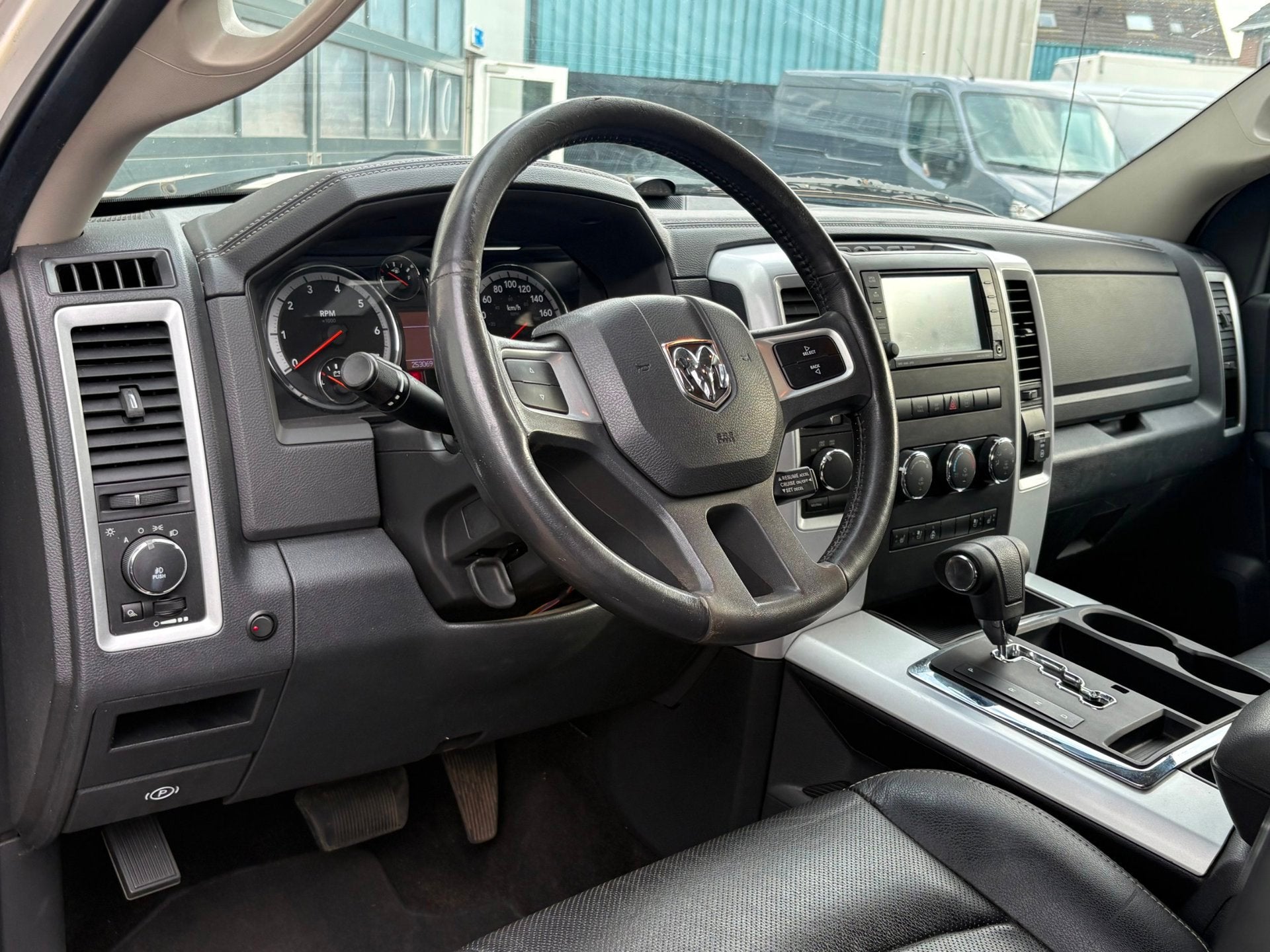 Dodge RAM 1500 SPORT 5.7 V8 HEMI 4x4 Airco Cruise YOUNGTIMER, Auto's, Automaat, Gebruikt, 5654 cc, Wit