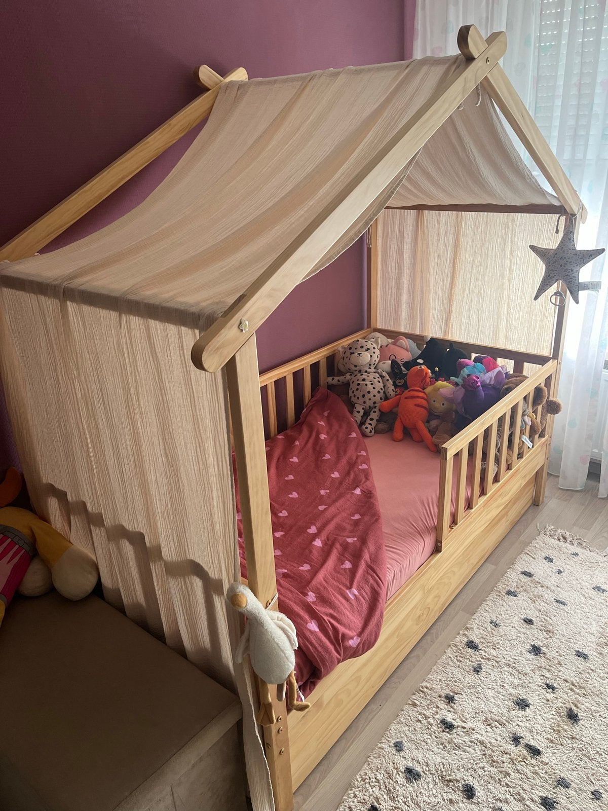 Petite Amelie Bedhuisje Maison 160x80 cm met lade en gordijn, Ophalen, 70 tot 85 cm, Zo goed als nieuw, Lattenbodem