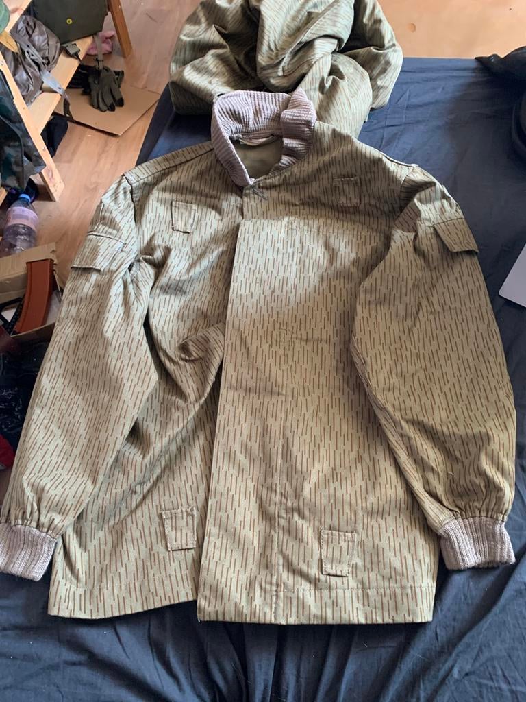 DDR Parachutisten Willi Sänger batallion uniform en laarzen, Verzamelen, Ophalen of Verzenden, Landmacht, Duitsland, Kleding of Schoenen