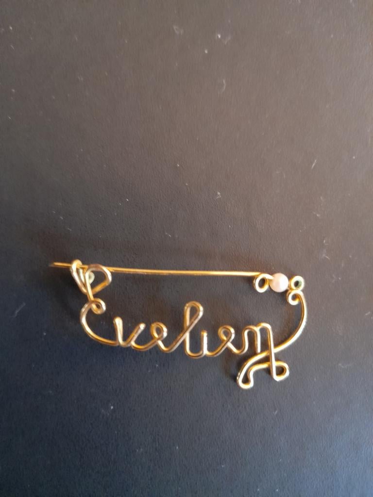 4 cm. breed. Met pareltje ! EVELIEN., Ophalen of Verzenden, Overige materialen