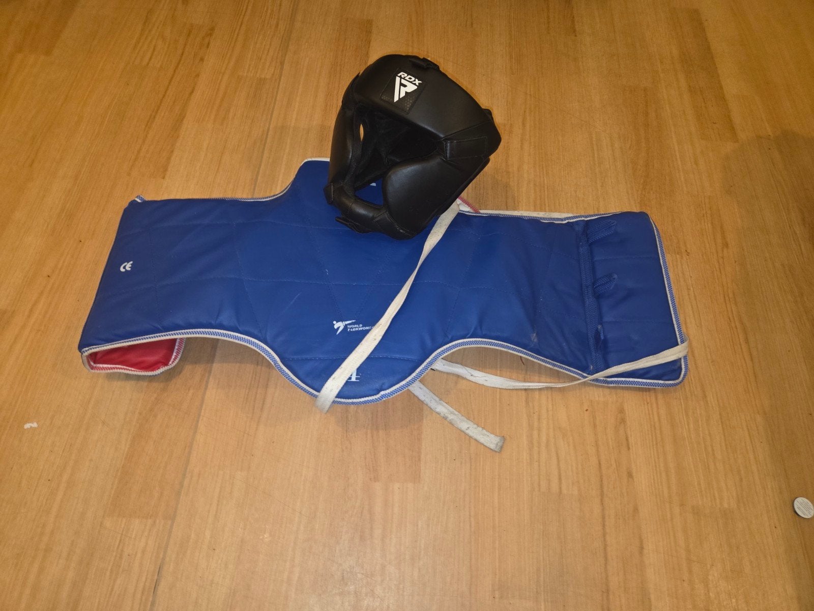 Taekwondo Hoofdbeschermer en Borstbeschermer, Ophalen of Verzenden, Gebruikt, Taekwondo, Vechtsportbescherming