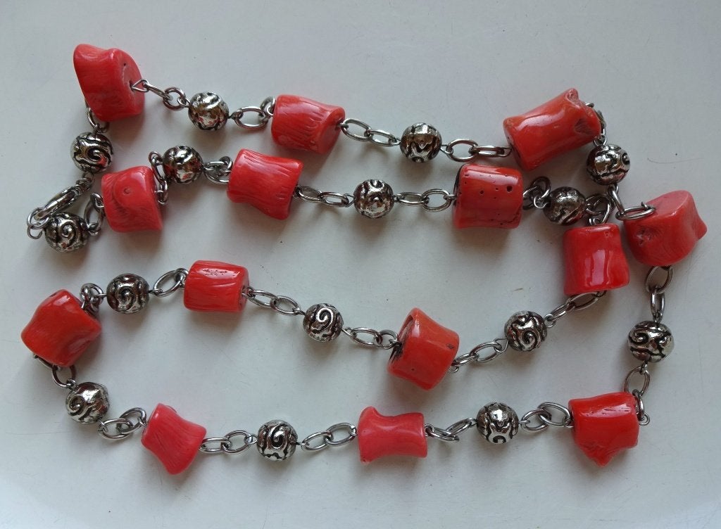 Vintage ketting: blokjes bamboe koraal, Ophalen of Verzenden, Zo goed als nieuw, Steen of Mineraal, Met edelsteen