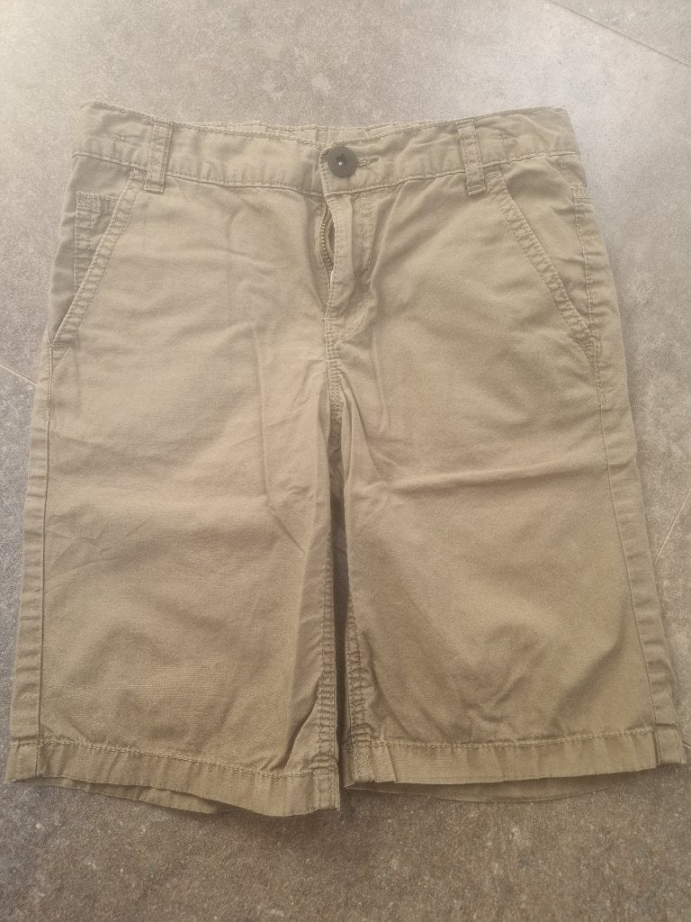 groene short / korte broek, maat 134, Broek, C&A, Ophalen of Verzenden, Zo goed als nieuw