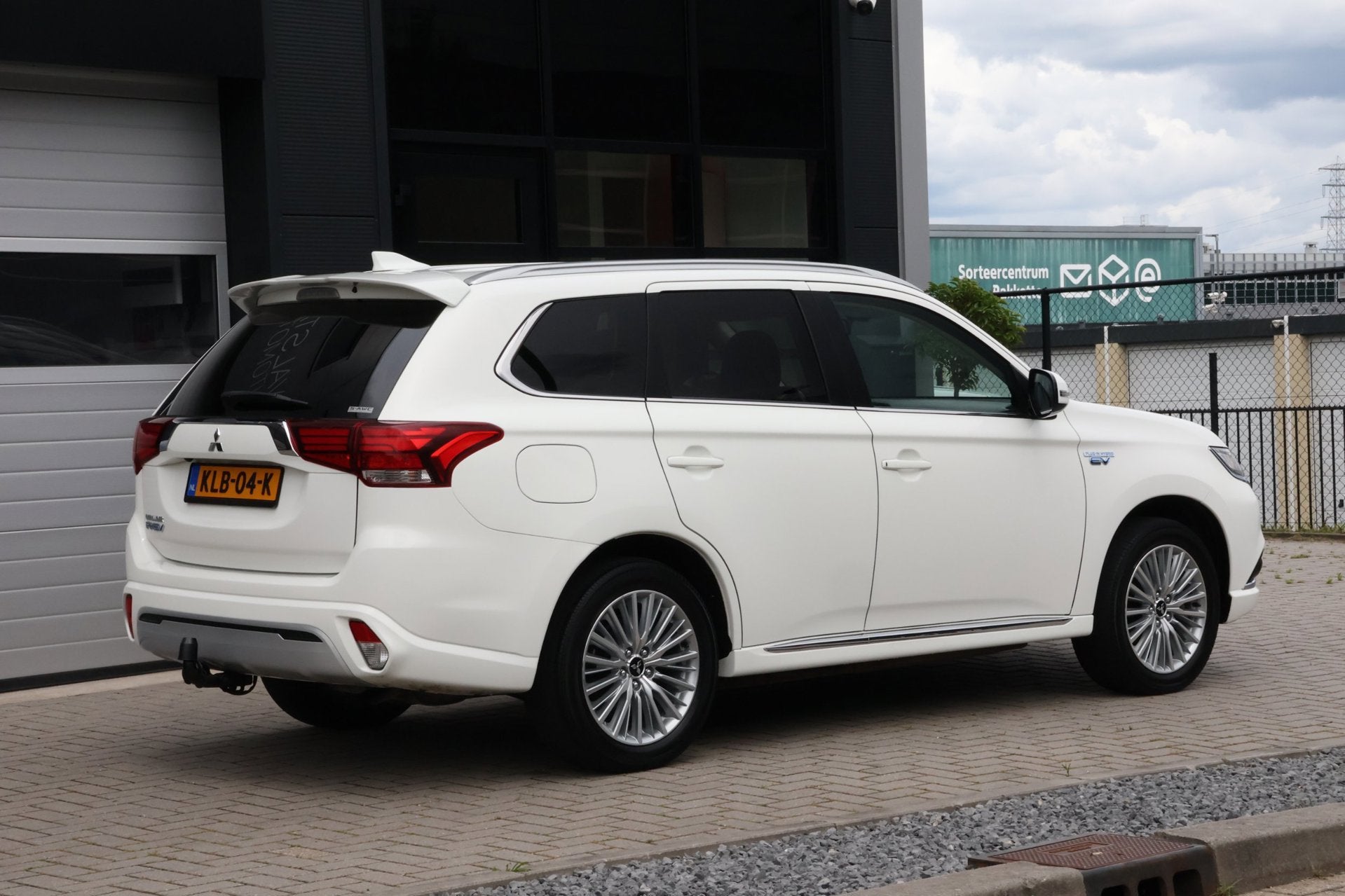 Mitsubishi Outlander 2.4 PHEV Intense+ Plug in Hybride | Sto, Auto's, Automaat, Euro 6, 4 cilinders, 1865 kg