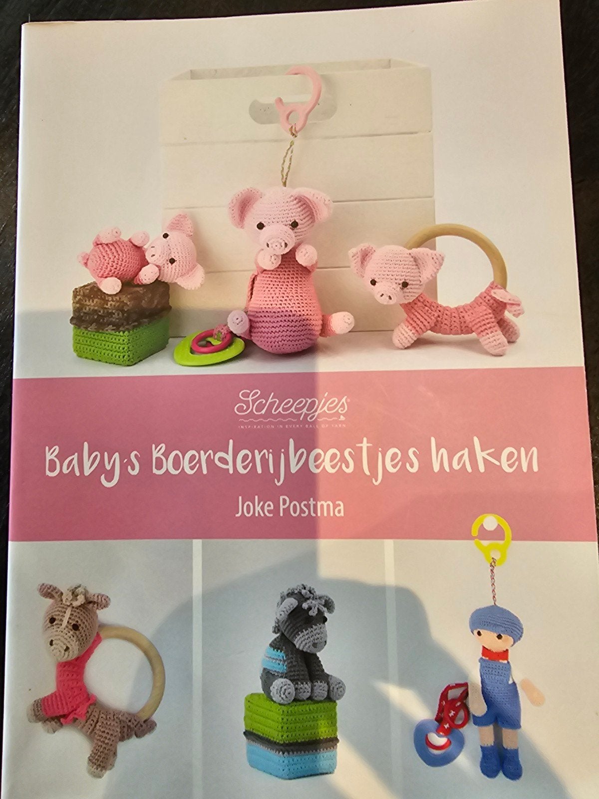 Baby's en boerderijbeestjes haken - Joke Postma, Boeken, Ophalen of Verzenden, Gelezen, Joke Postma