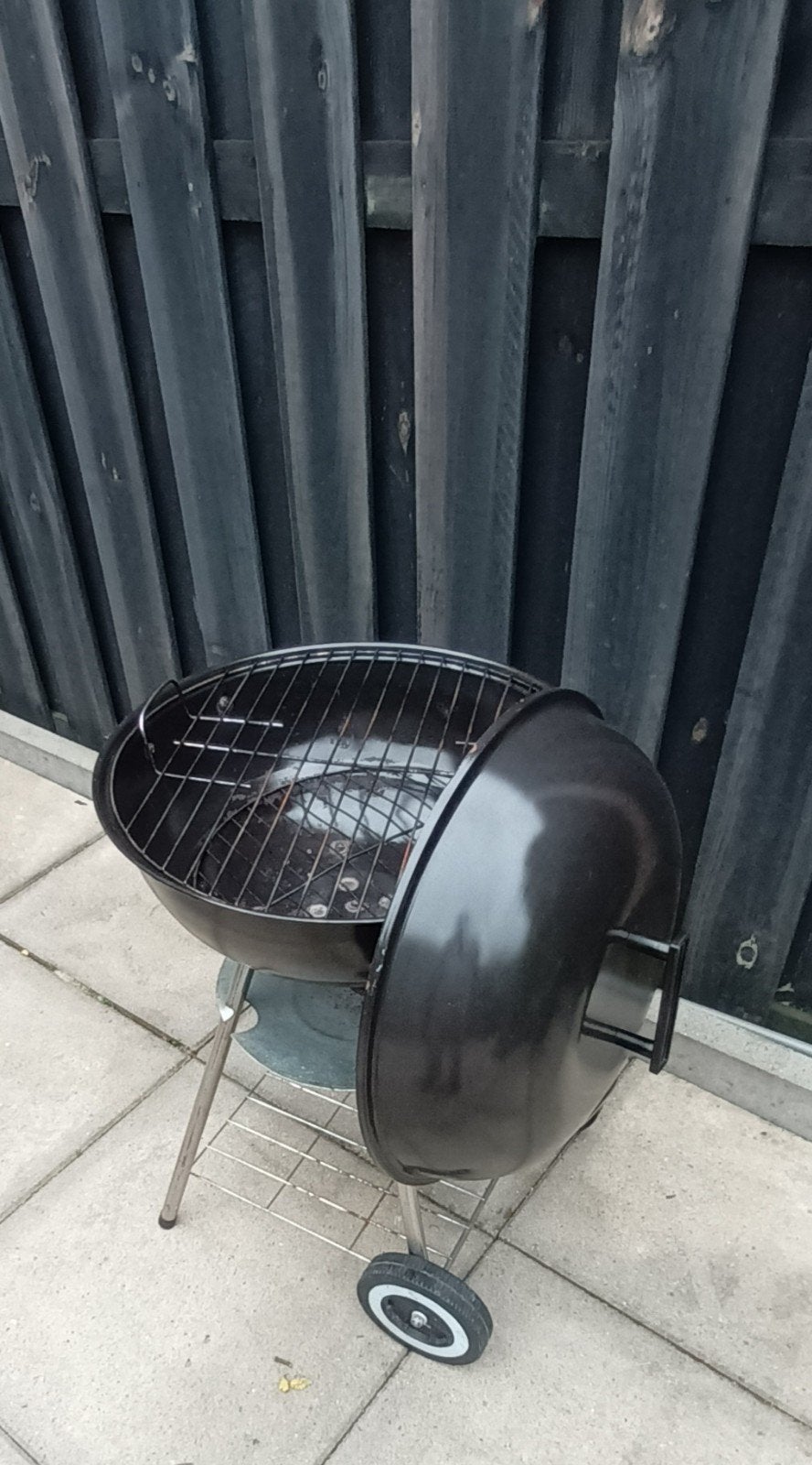 Houtskoolbarbecue, Ophalen of Verzenden, Gebruikt
