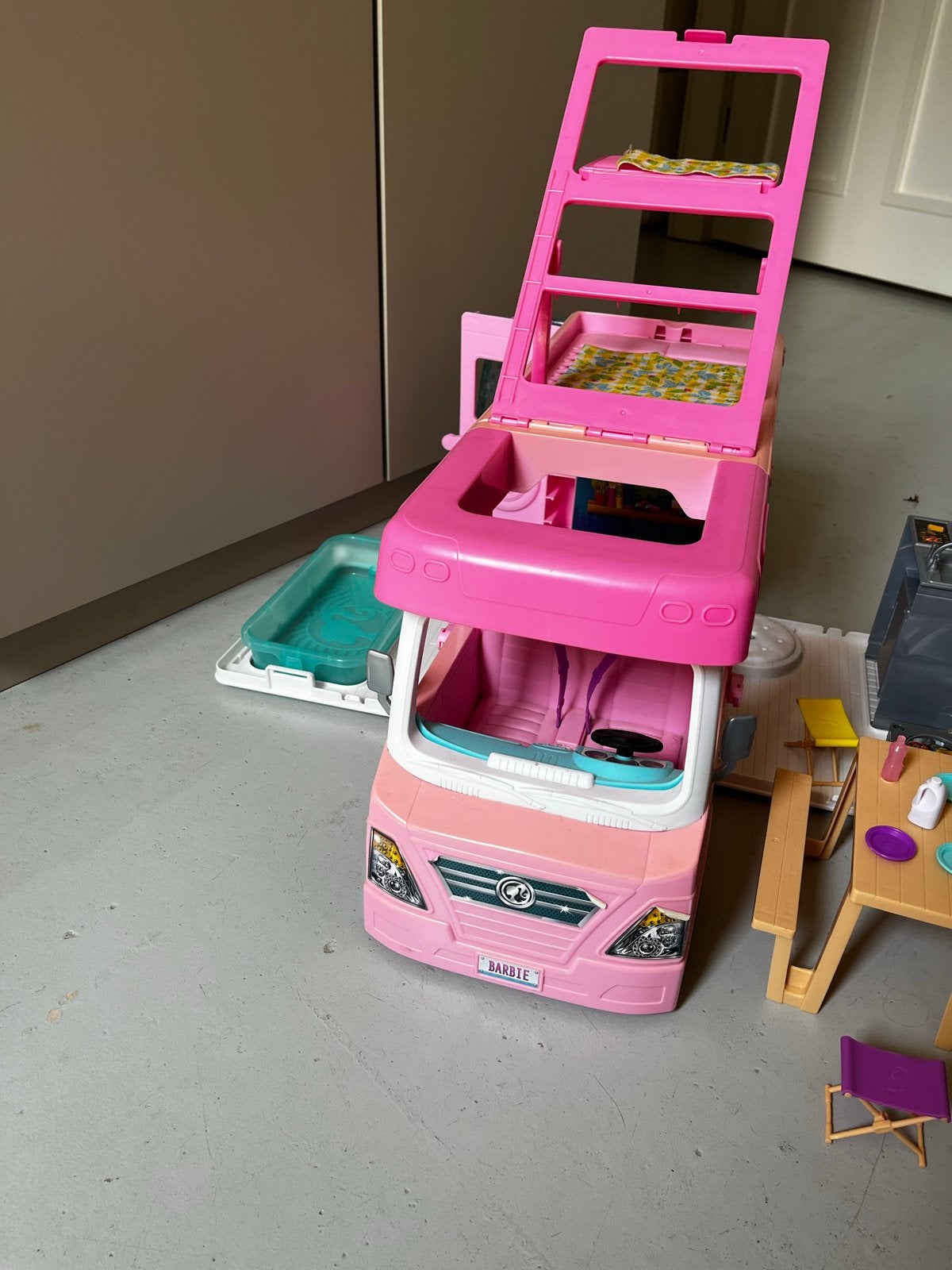 Barbie Camper met accessoires, Ophalen, Zo goed als nieuw