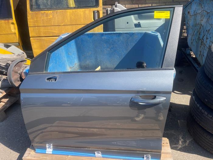 Portier 4Deurs links-voor van een Seat Arona (LX7R)
