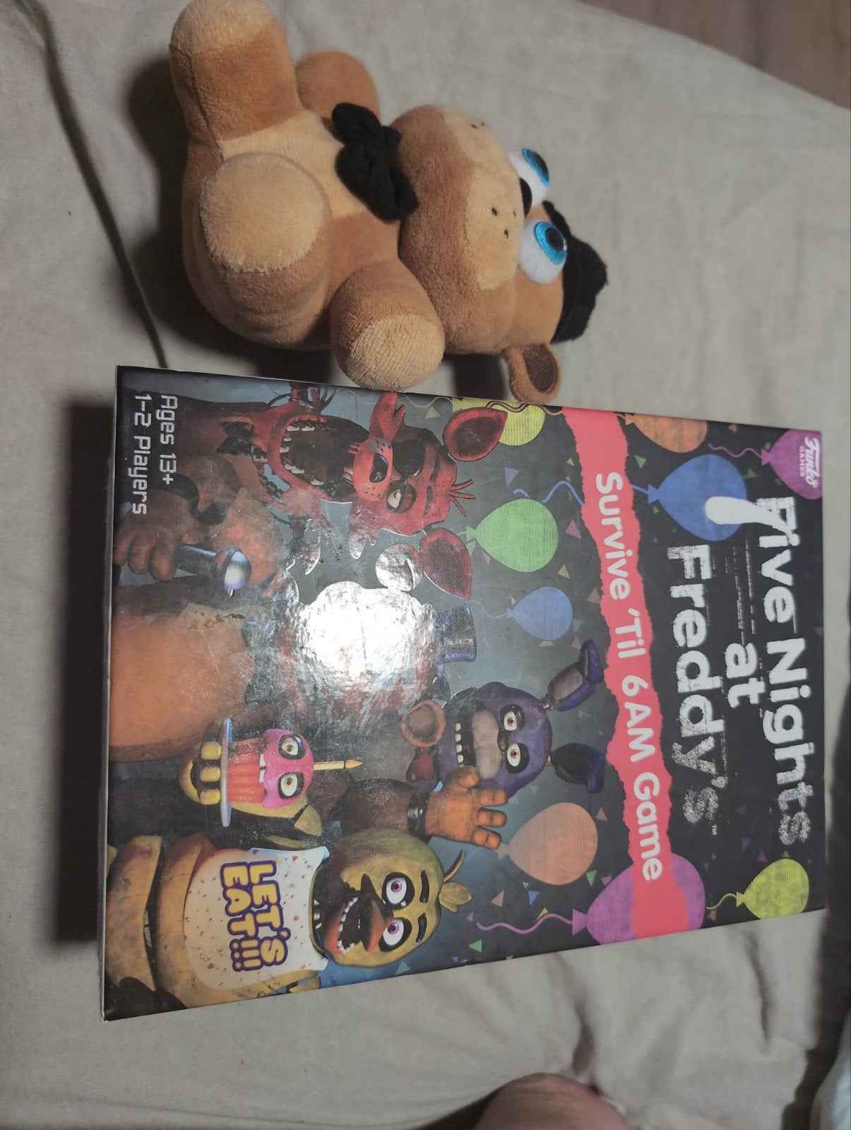 Five Nights at Freddy's: Survive 'Til 6AM bordspel + knuffel, Een of twee spelers, Ophalen of Verzenden, Zo goed als nieuw, Funko