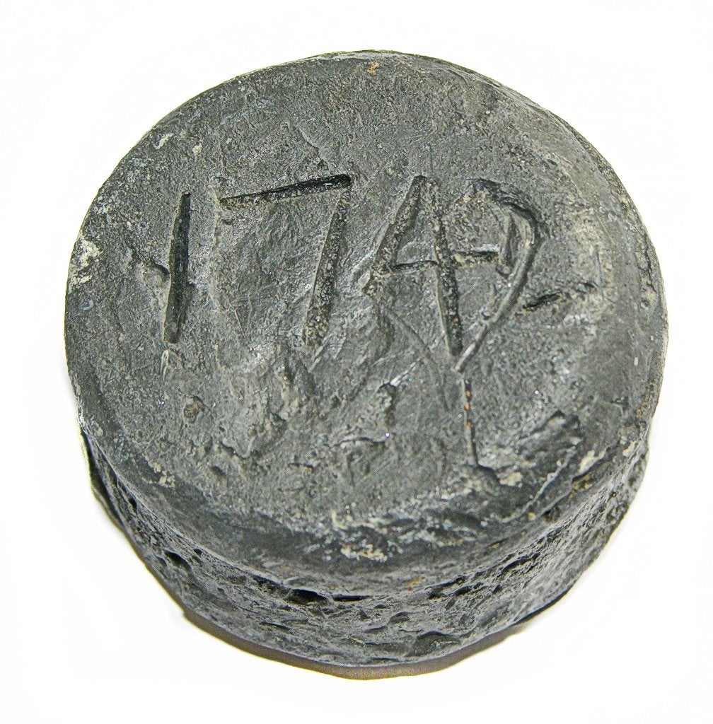Blokgewicht, datiert 1742, Lood 47 x 34 mm 490g     b444, Ophalen of Verzenden