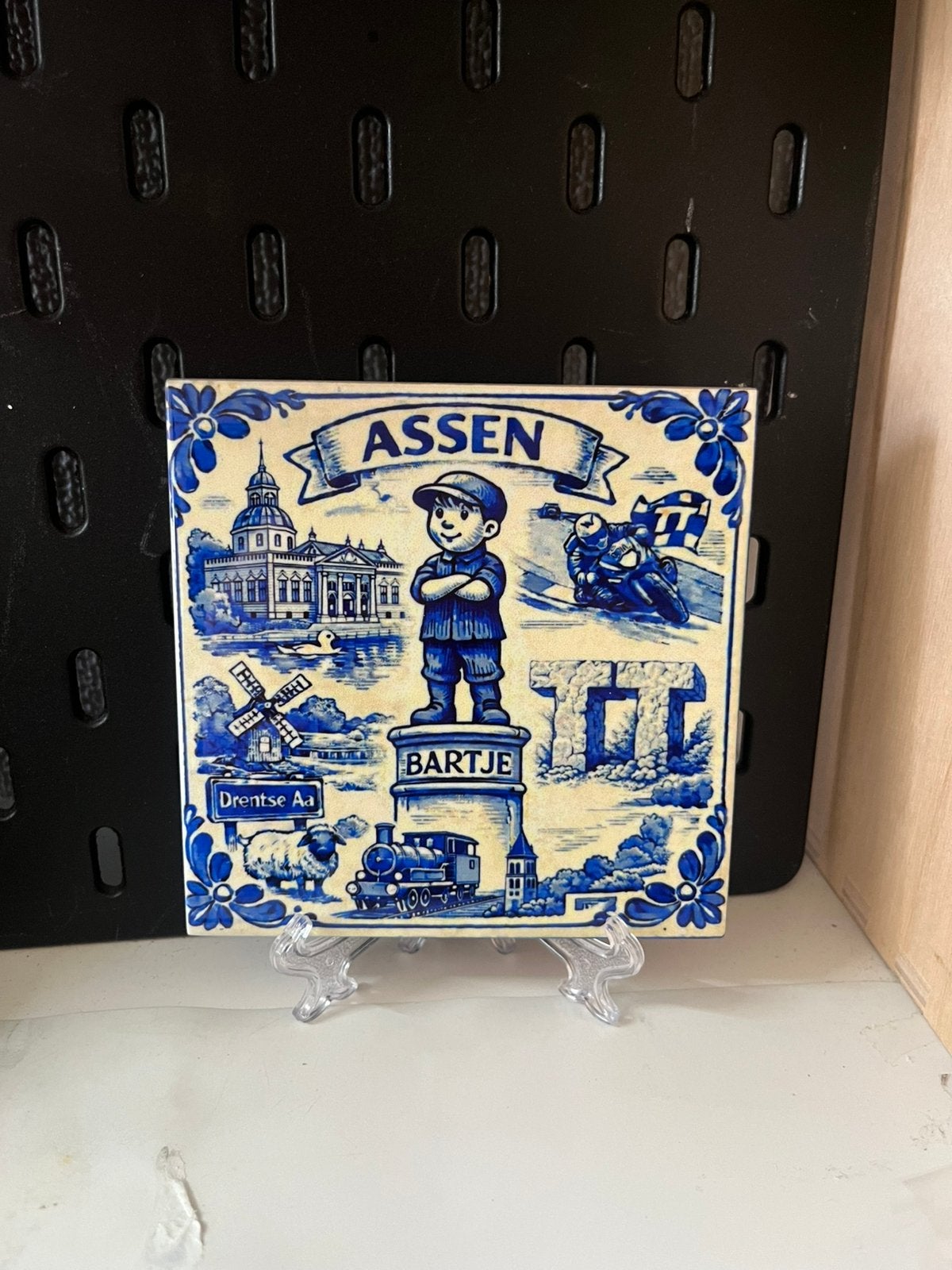 tegeltje Assen, Ophalen of Verzenden, Nieuw
