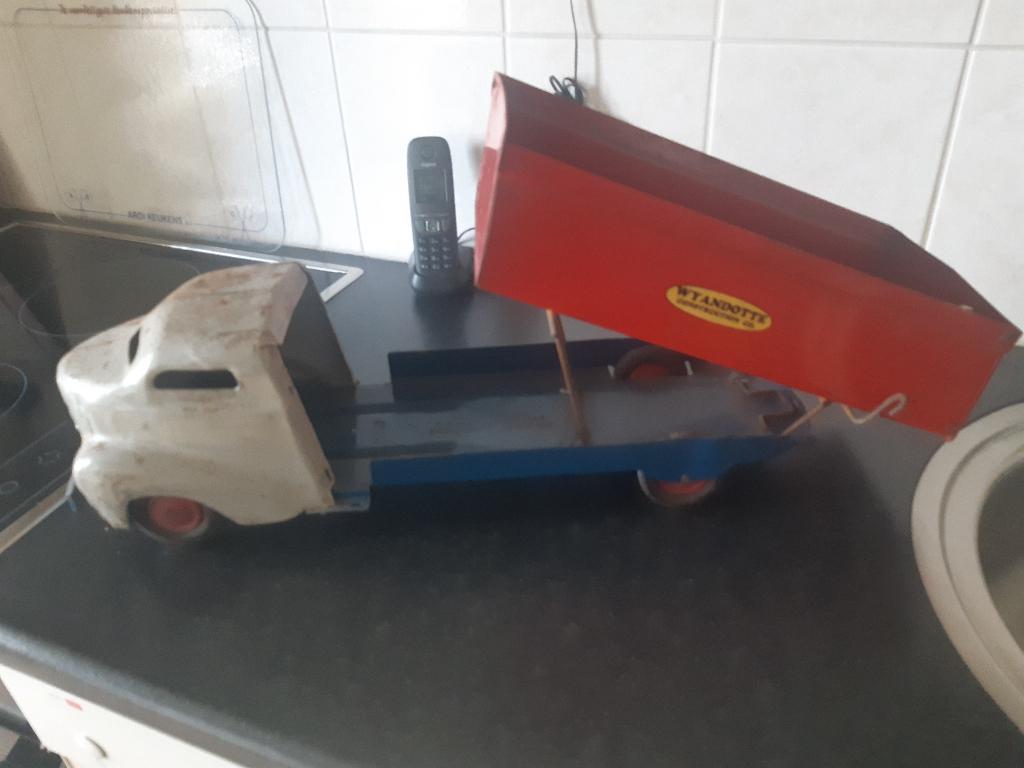 wyandotte antiek speelgoed., Ophalen