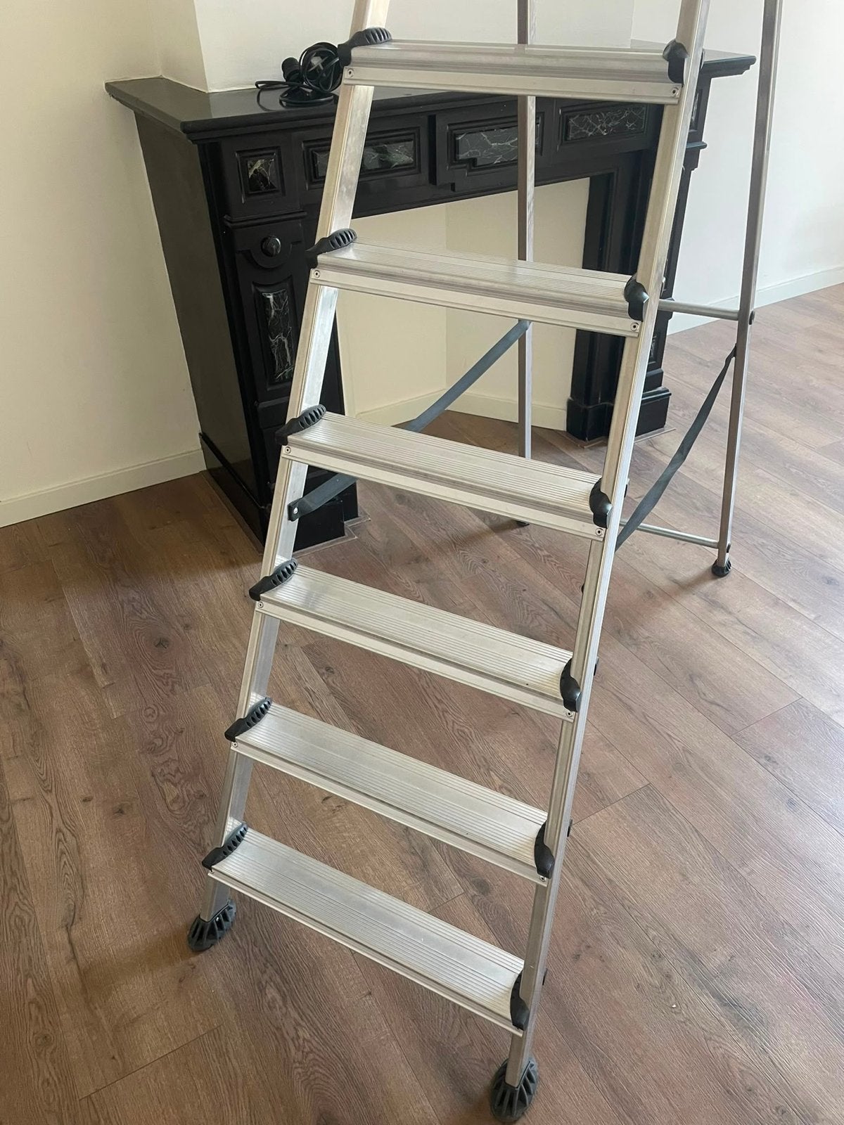 Altrex ladder zo goed als nieuw - 2.55m hoog, Ophalen, Zo goed als nieuw, Ladder, 2 tot 4 meter