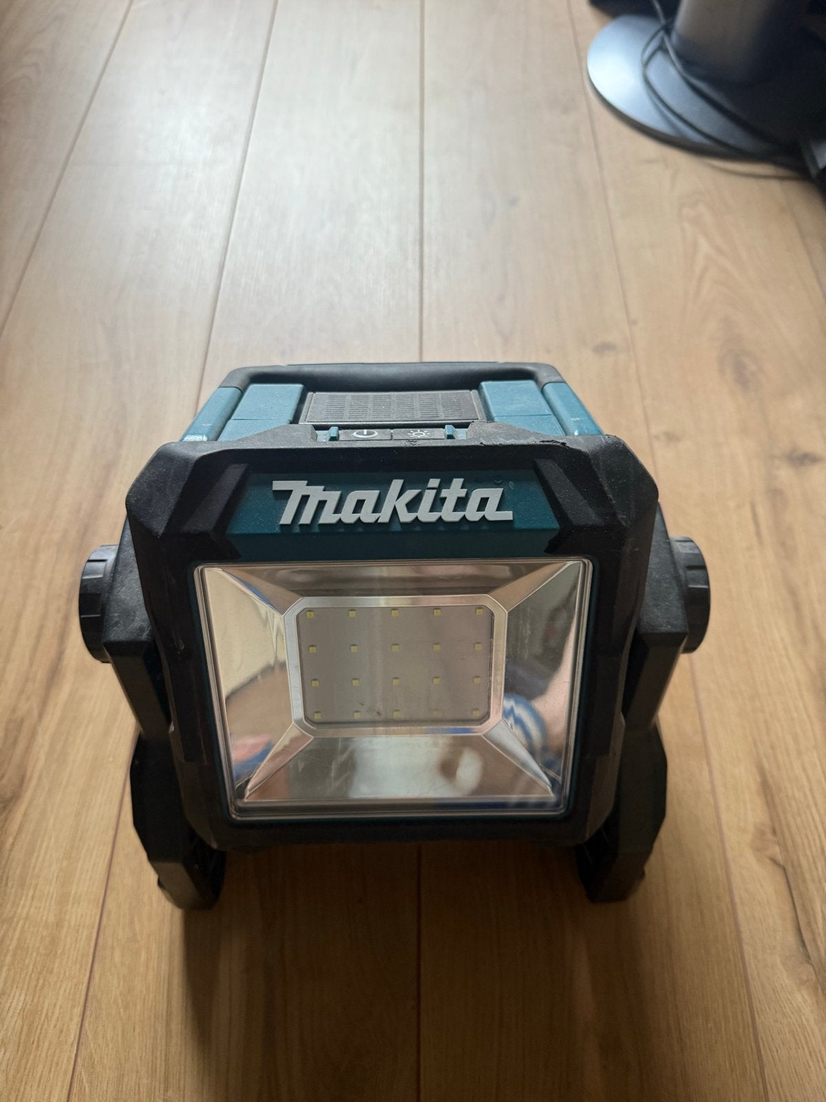 Makita ML003G Accu Bouwlamp - Krachtige Verlichting, Ophalen of Verzenden, Zo goed als nieuw, Minder dan 50 watt, Lamp