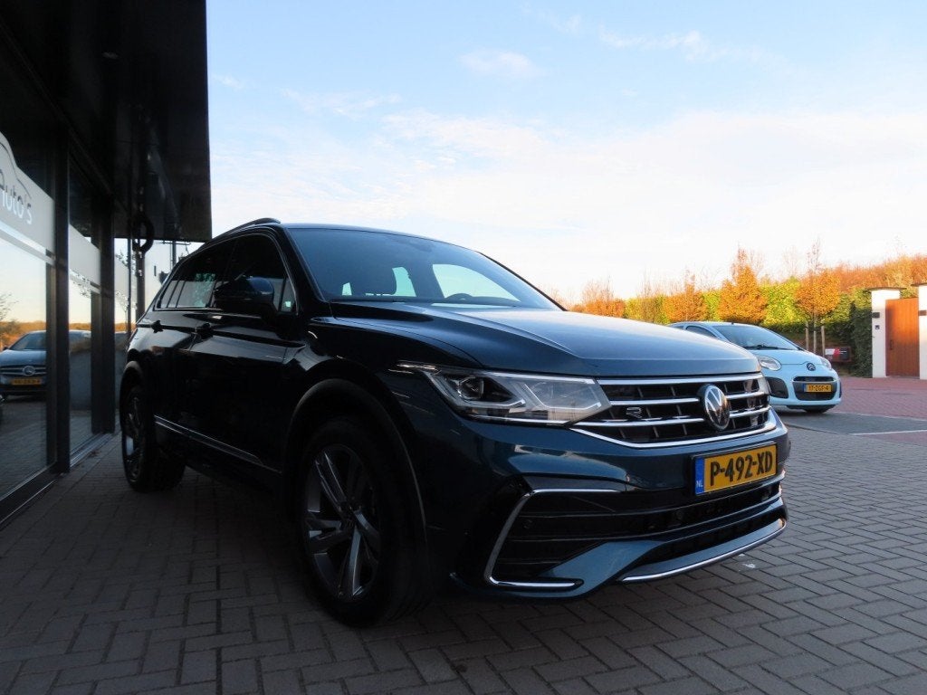 Volkswagen TIGUAN 1.4 TSI eHybrid R-Line Business+ Pano Trek, Auto's, Blauw, Hybride Elektrisch/Benzine, Electronic Stability Program (ESP)