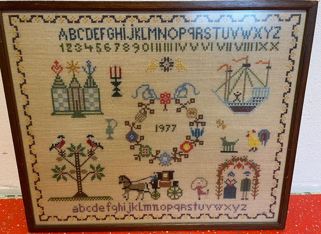 Mooie brocante merklap geborduurd schilderij 1977, Antiek en Kunst, Kunst | Schilderijen | Klassiek, Ophalen of Verzenden