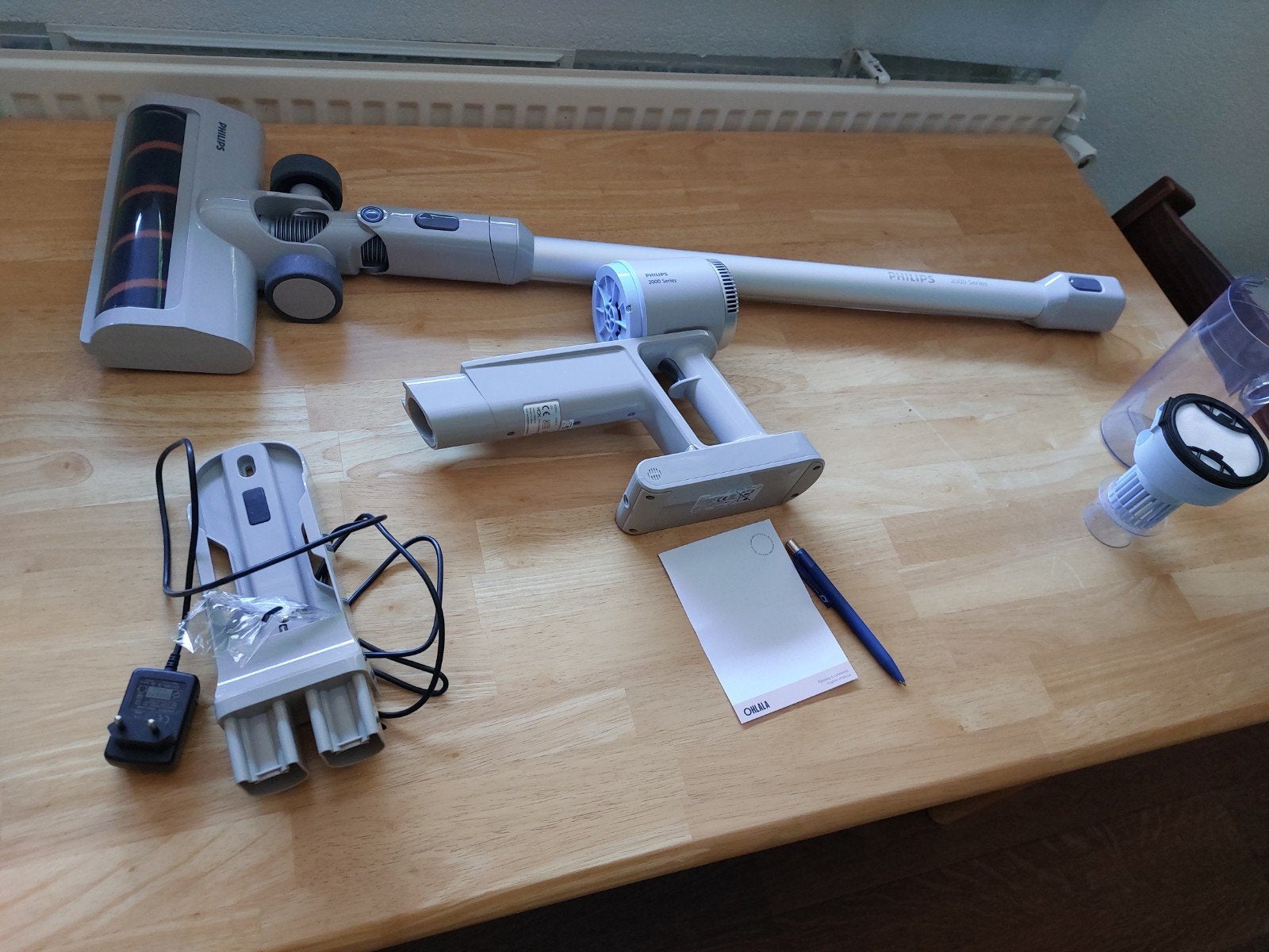Philips 2000 series Snoerloze stofzuiger - Nieuw en ongebrui, Ophalen, Philips, Nieuw, 1600 tot 2000 watt