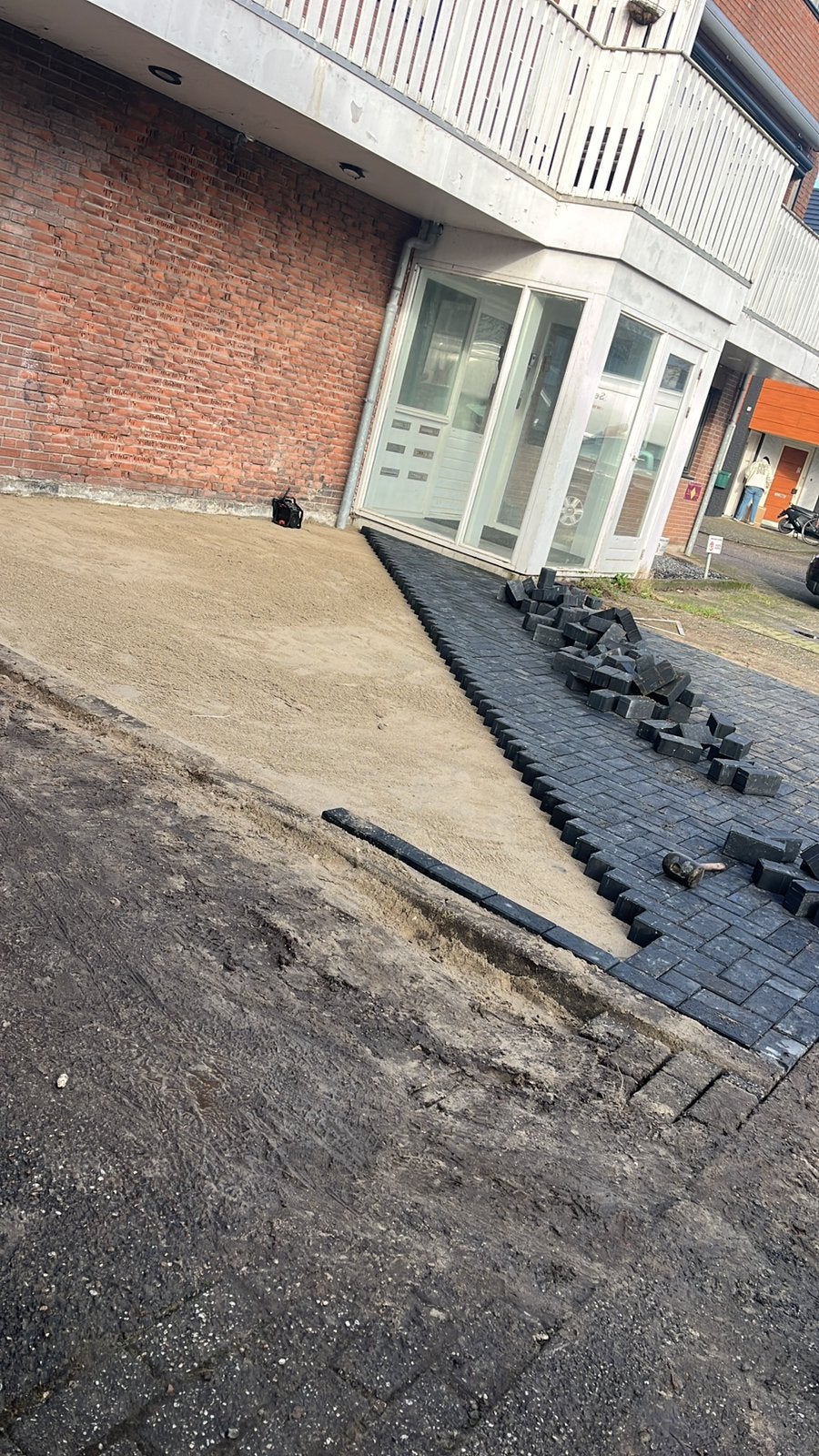 Stratenmaker in of rond de bollenstreek, Ophalen, Zo goed als nieuw, Beton, Terrastegels