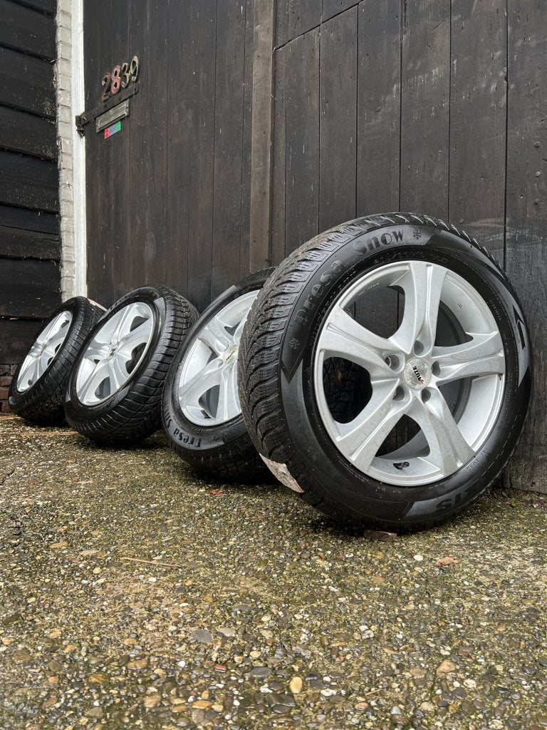 Opel Astra velgen 5x105 winterset 16 inch 8mm profiel, Auto-onderdelen, Banden en Velgen, Niet ingevuld, Gebruikt, 16 inch, Banden en Velgen