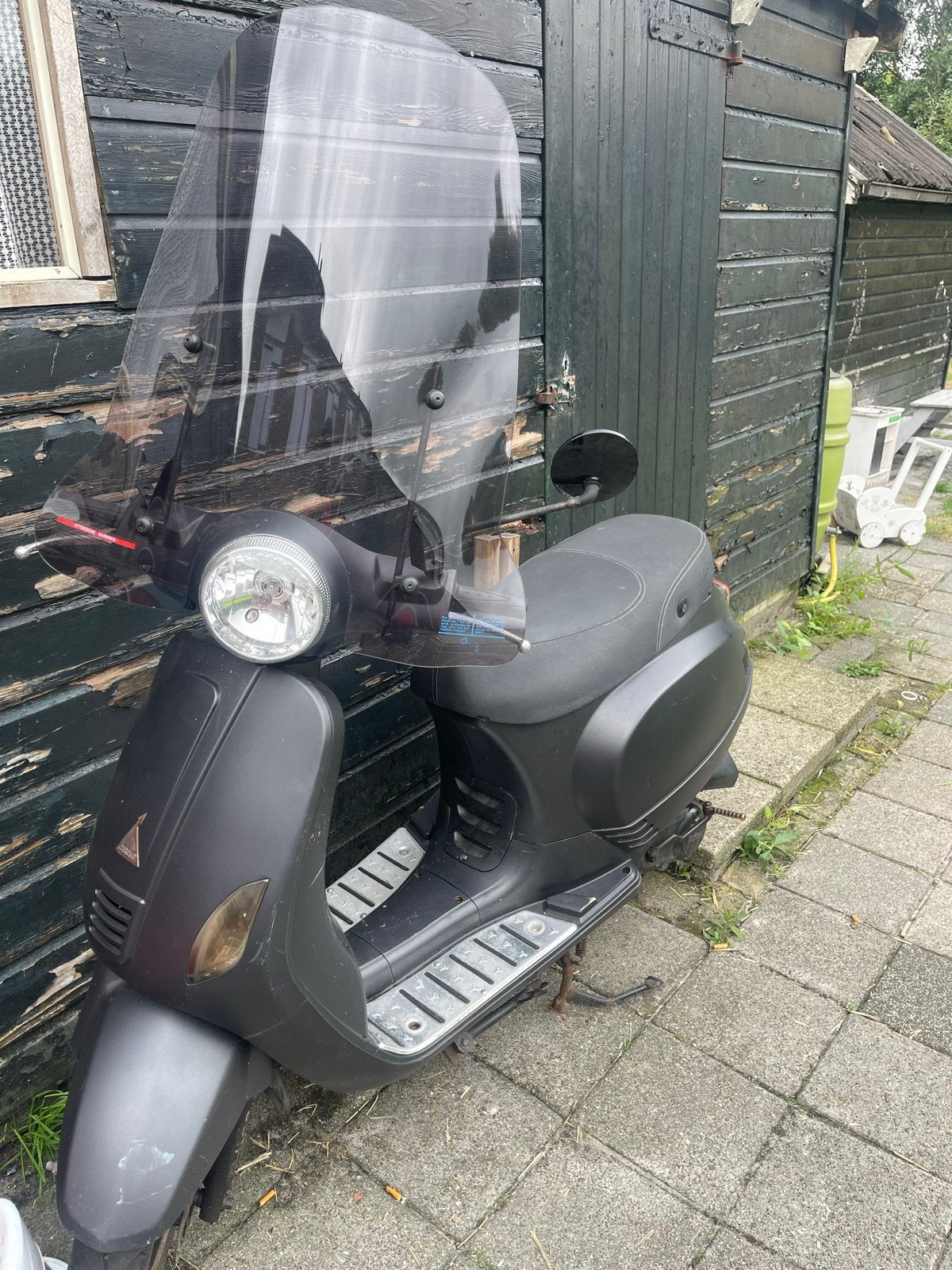 Zwarte Turbho scooter met windscherm, Fietsen en Brommers, Ophalen, Gebruikt, Overige modellen, Maximaal 45 km/u