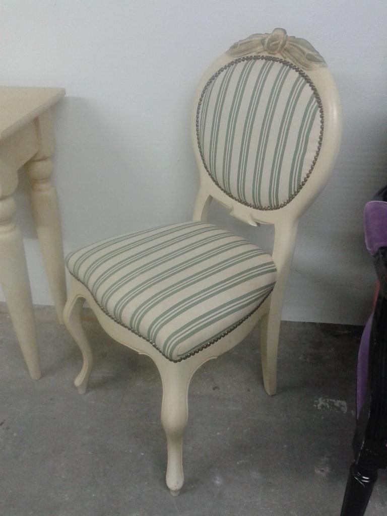 Medaillon STOEL met Rozen Ornament <> Off-White en Groen, Huis en Inrichting, Ophalen, Overige kleuren, In BIEDERMEIER-stijl / REPRO-antiek