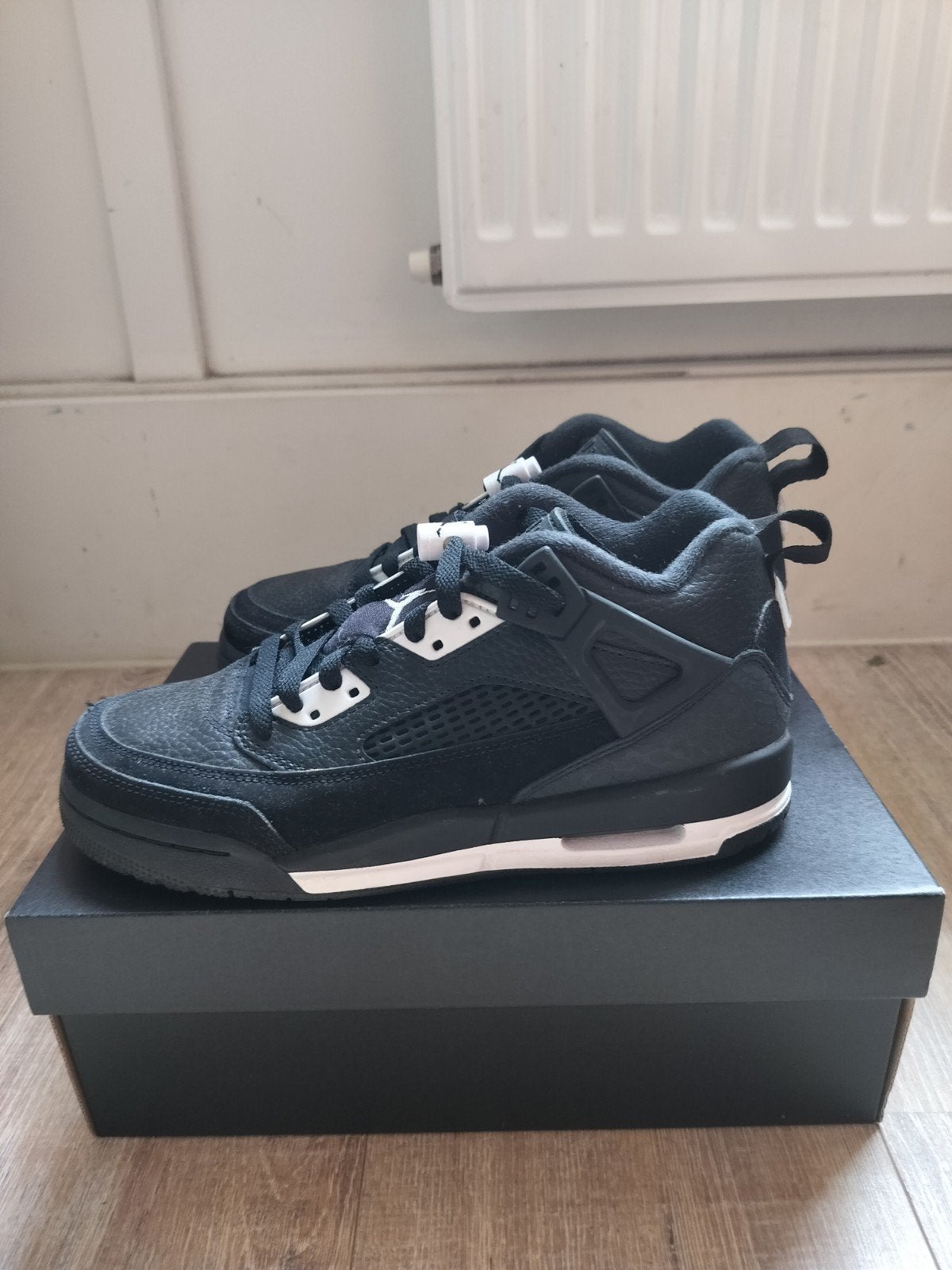 Jordans, Ophalen of Verzenden, Zo goed als nieuw, Zwart, Nike Air Jordan