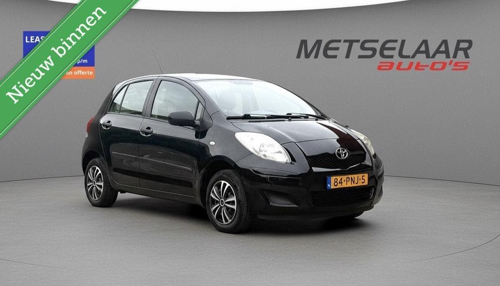 Toyota Yaris 1.0 VVTi Cool, Auto's, Voorwielaandrijving, Euro 5, Zwart, Bedrijf