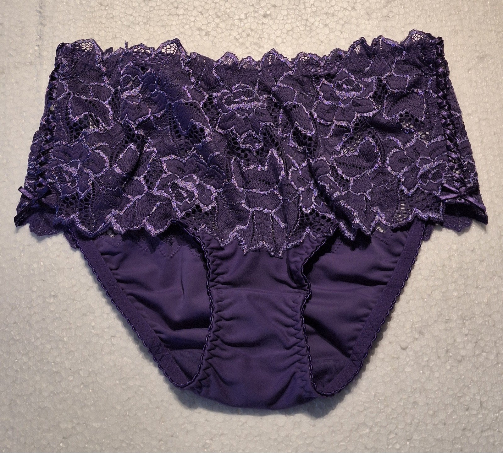 Sexy nieuwe slip van Sans Complexe (40-42), Kleding | Dames, Ondergoed en Lingerie, Sans Complexe, Verzenden, Paars, Slip