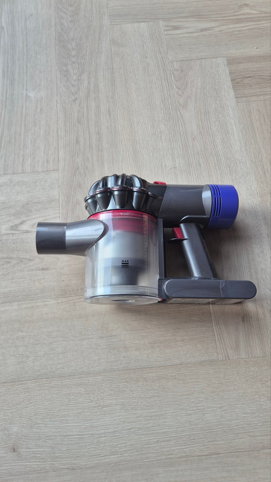 Foto 4 van Dyson V8 Absolute steelstofzuiger met accessoires