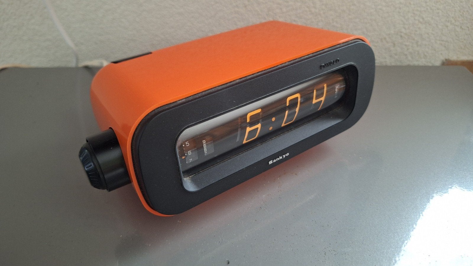 Sankyo Dayglo wekker / klok, Huis en Inrichting, Woonaccessoires | Klokken, Gebruikt, Wekker, Ophalen of Verzenden