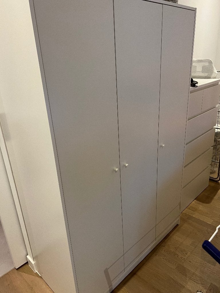 Wardrobe, 100 tot 150 cm, Zo goed als nieuw, White, 150 tot 200 cm