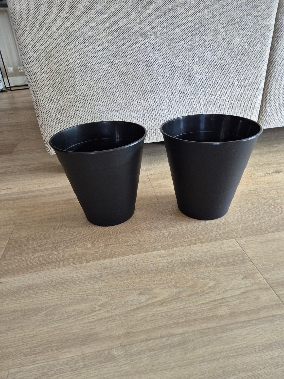 2  nieuwe zwarte kunstof prullenbakken 28cm hoog Ikea, Kunststof, Nieuw, Ophalen of Verzenden, Minder dan 10 liter