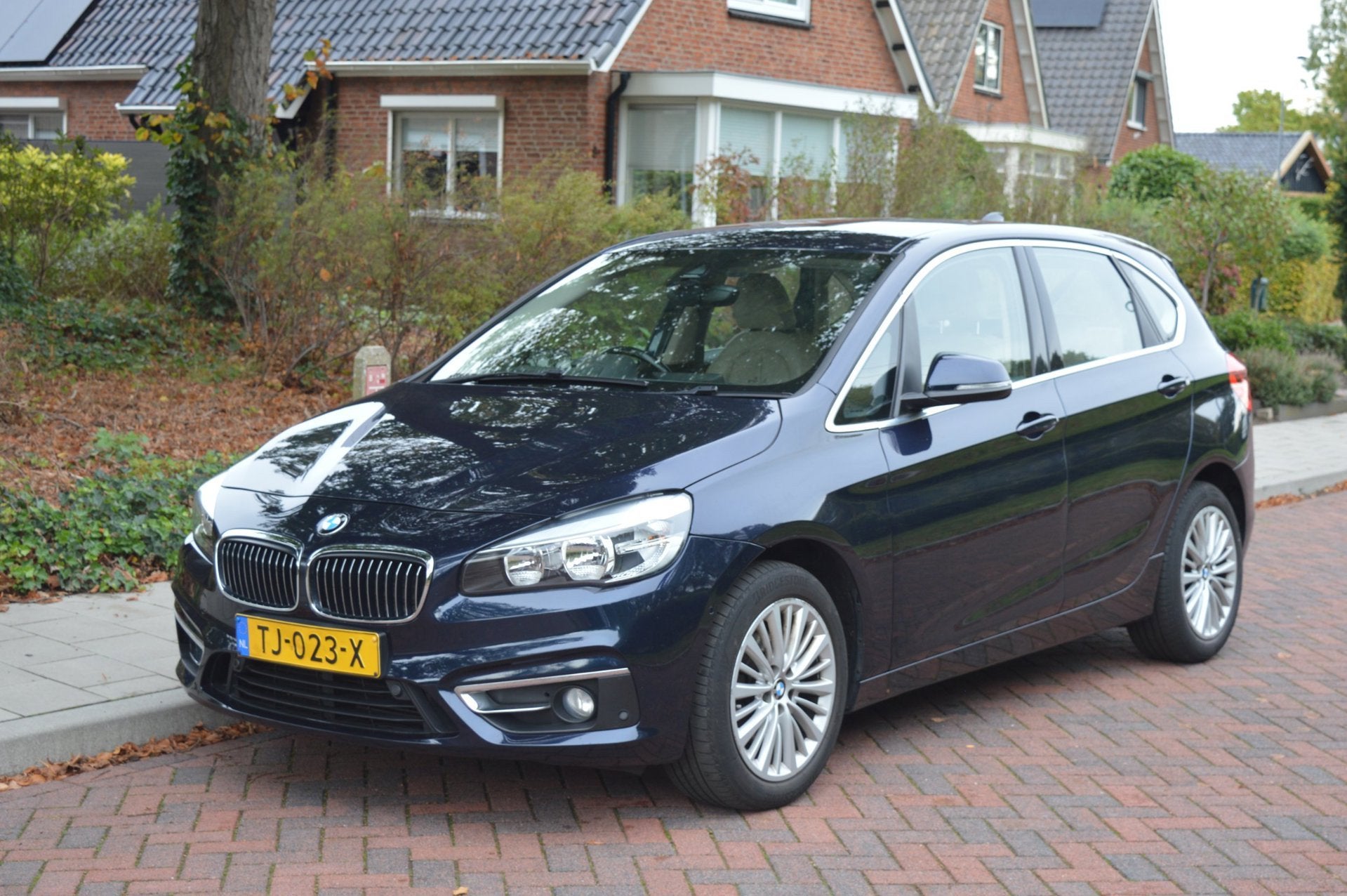 BMW 2-serie Active Tourer 218d RHD/head-up/140dkm, Auto's, Dealer onderhouden, 4 cilinders, 150 pk, Blauw