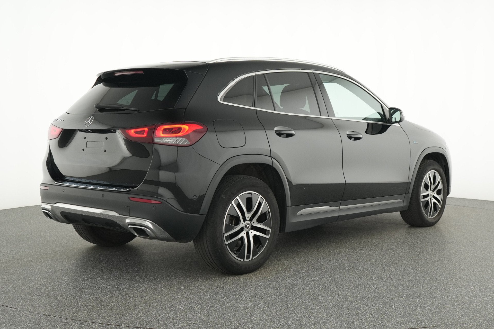 Mercedes-Benz GLA 250 e Progressive Plug-In Hybride | Dode H, 12 maanden, 15 kWh, Leder en Stof, Zwart
