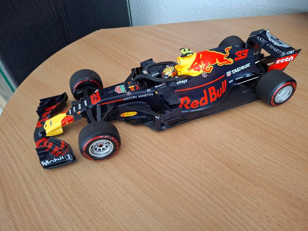 Max Verstappen Red Bull RB14 2018 Austria Minichamps 1:18, Ophalen of Verzenden, Zo goed als nieuw, Auto, MiniChamps