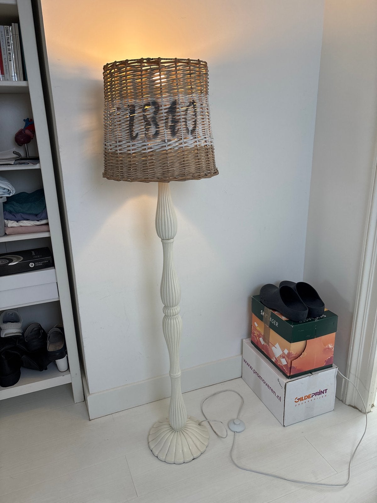 Vintage lamp klassieke voet, stoer en landelijk, Ophalen, Gebruikt, E27 (groot), 150 tot 200 cm