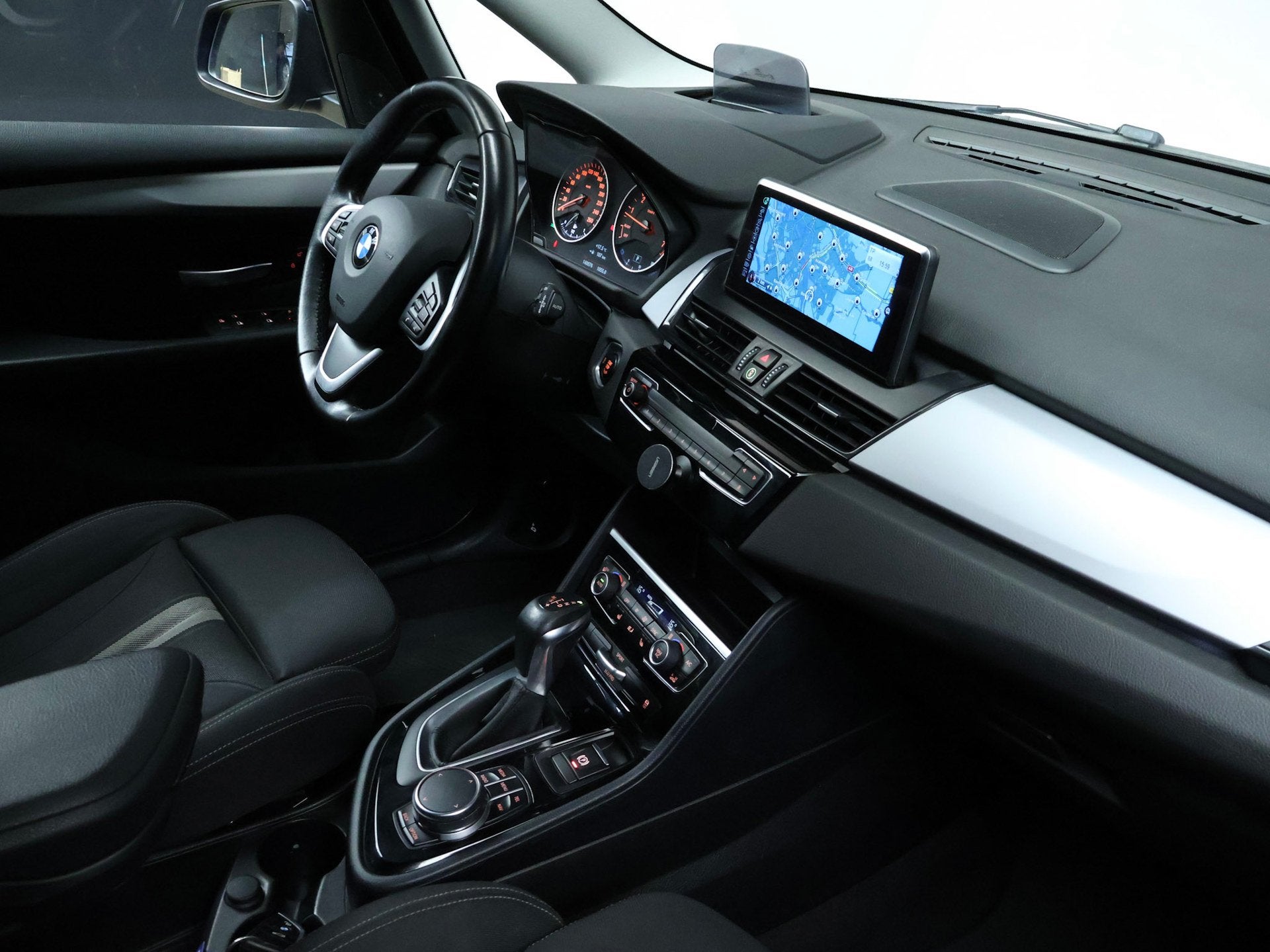 Foto 30 van BMW 2-serie Gran Tourer 220i Centennial High Executive 7p. S