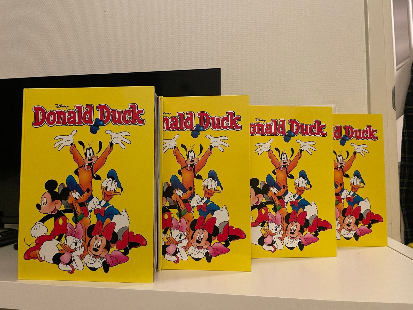 Donald Duck verzamelalbums - 2 complete jaargangen, Meerdere stripboeken, Ophalen, Zo goed als nieuw
