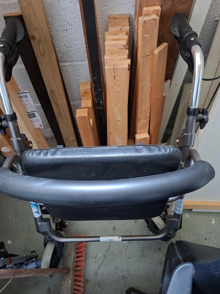 Lichtgewicht inklapbaar rollator, Diversen, Rollators, Ophalen of Verzenden, Lichtgewicht, Zo goed als nieuw