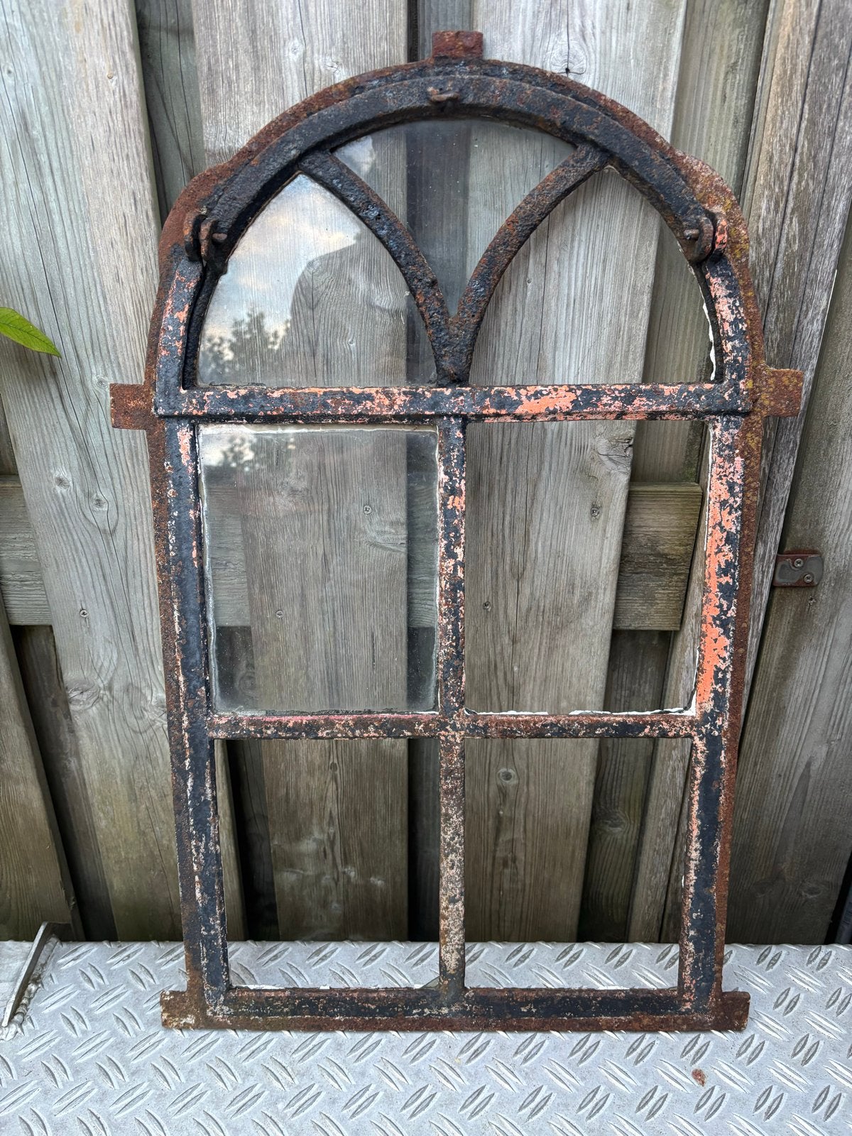 Antiek gietijzeren raam - 76x45cm, Doe-het-zelf en Verbouw, Glas en Ramen, Ophalen of Verzenden, Gebruikt, Gevelraam of Ruit, Minder dan 80 cm
