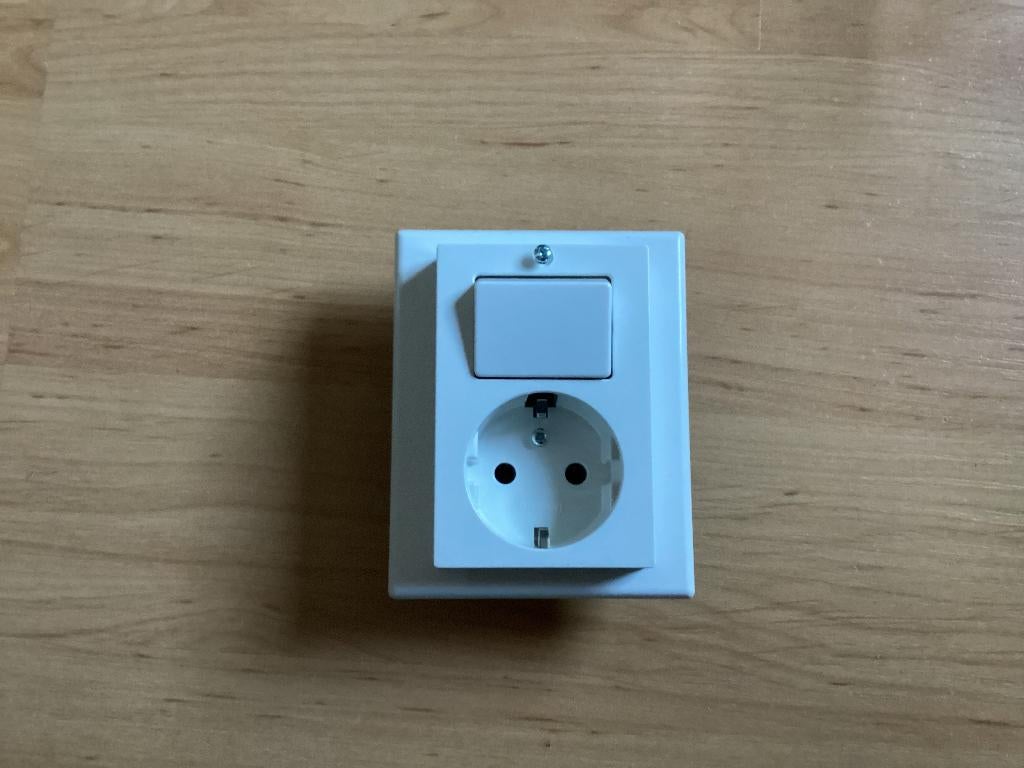Stopcontact met schakelaar, Ophalen of Verzenden