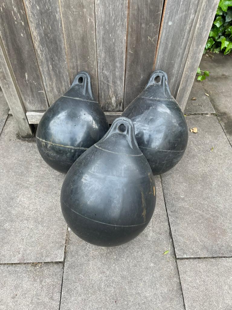 Kogel fenders 35 cm diameter, Ophalen of Verzenden, Gebruikt, Overige typen