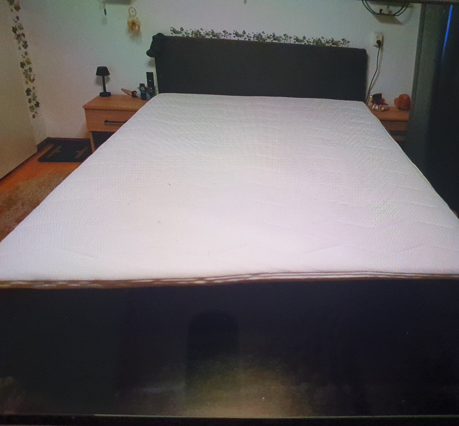 ZGAN 2 persoons boxspring 160x200

Het bestaat uit 2 bodems, Ophalen, Zo goed als nieuw, Tweepersoons, 160 cm