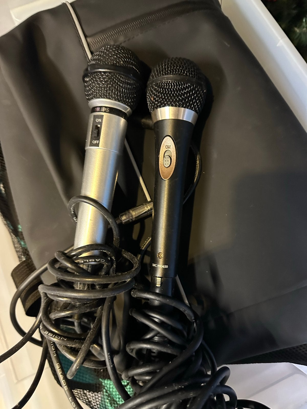 Set van 2 gebruikte microfoons (Philips en SBC MD650), Verzenden, Gebruikt, Zangmicrofoon