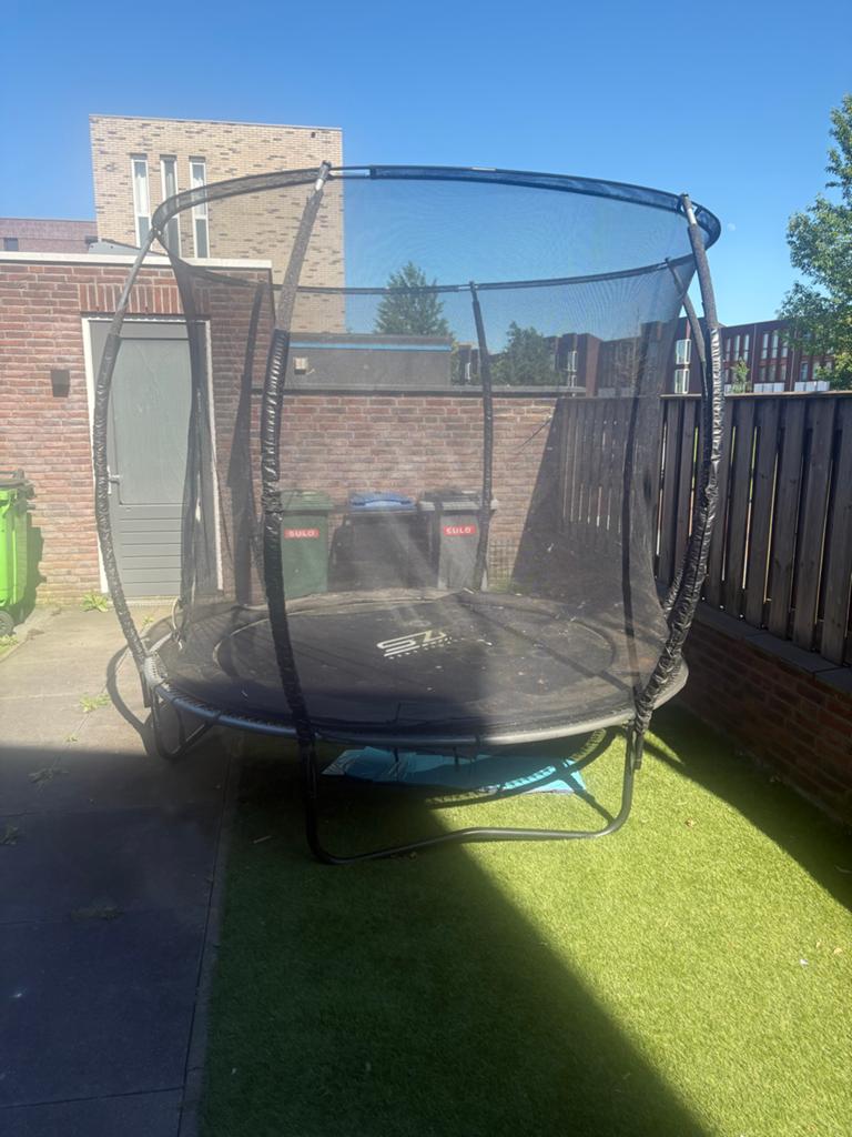 Trampoline 2,4m met veiligheidsnet (net beschadigd), Ophalen, Gebruikt