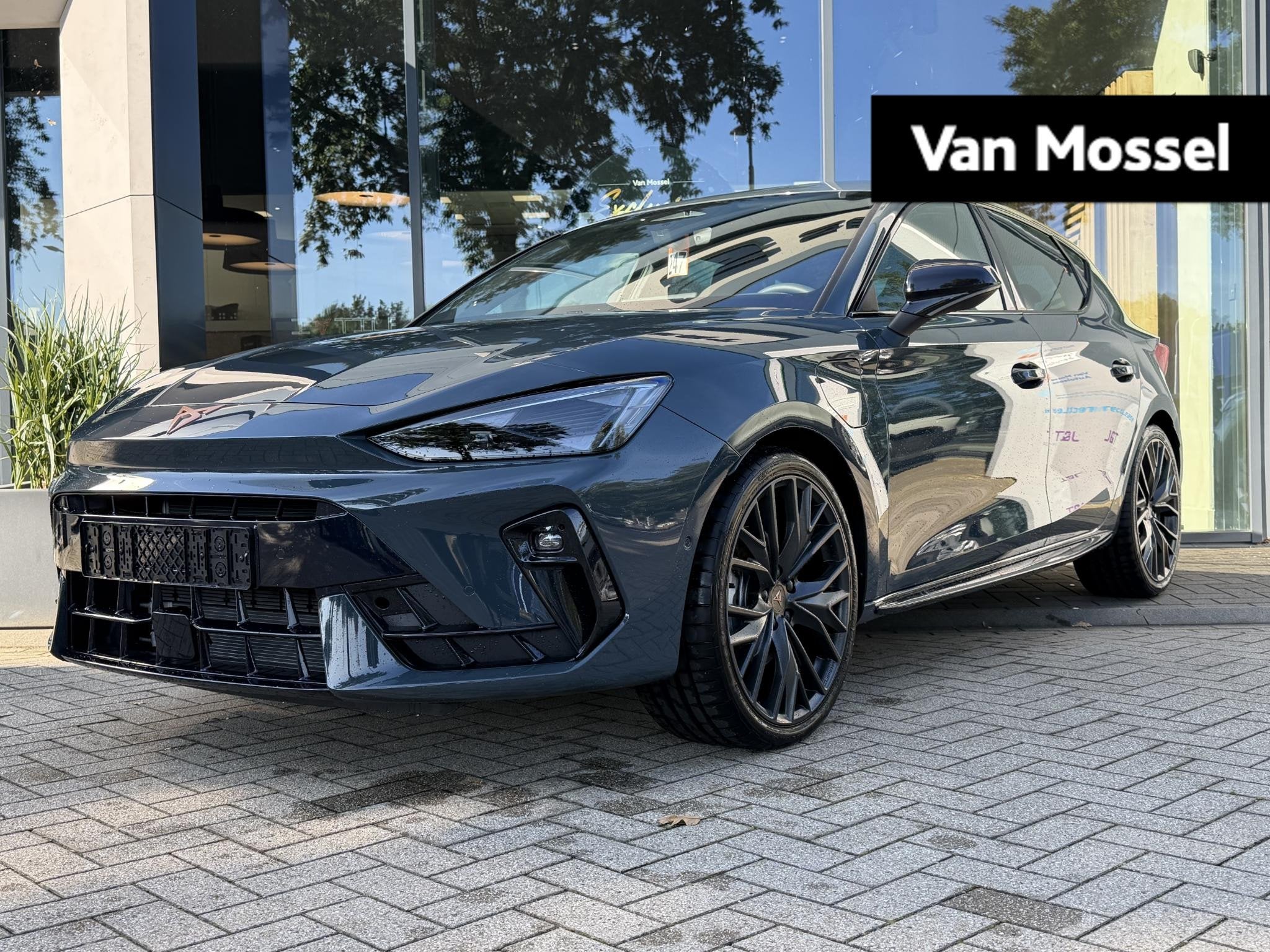 CUPRA Leon 1.5 TSI e-Hybrid Business 204PK | Automaat | Lich