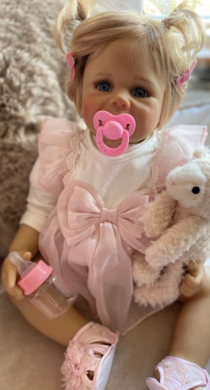 Monika Levenig peuter Masterpiece limited 🎀, Verzamelen, Verzenden, Zo goed als nieuw, Pop