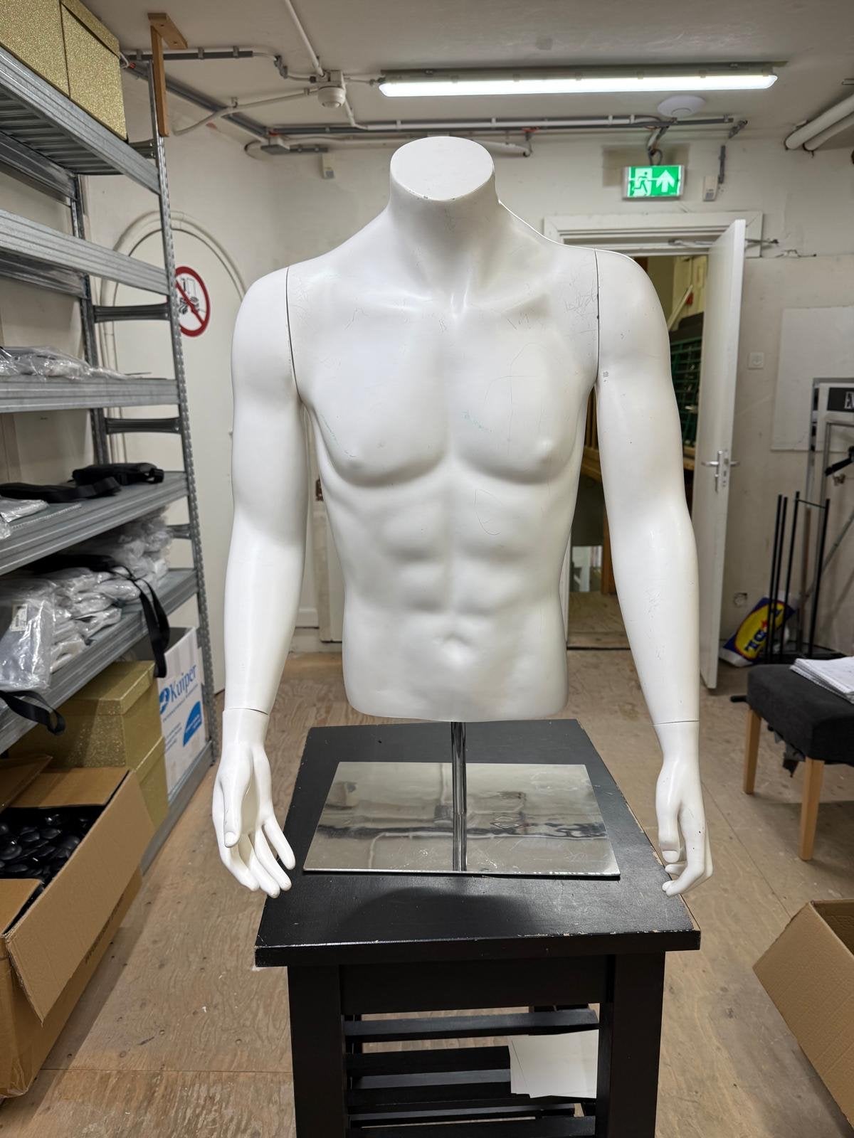 5 Witte heren torso's op metalen voet, zonder hoofd, met han, Zakelijke goederen, Kantoor en Winkelinrichting | Winkel en Inventaris