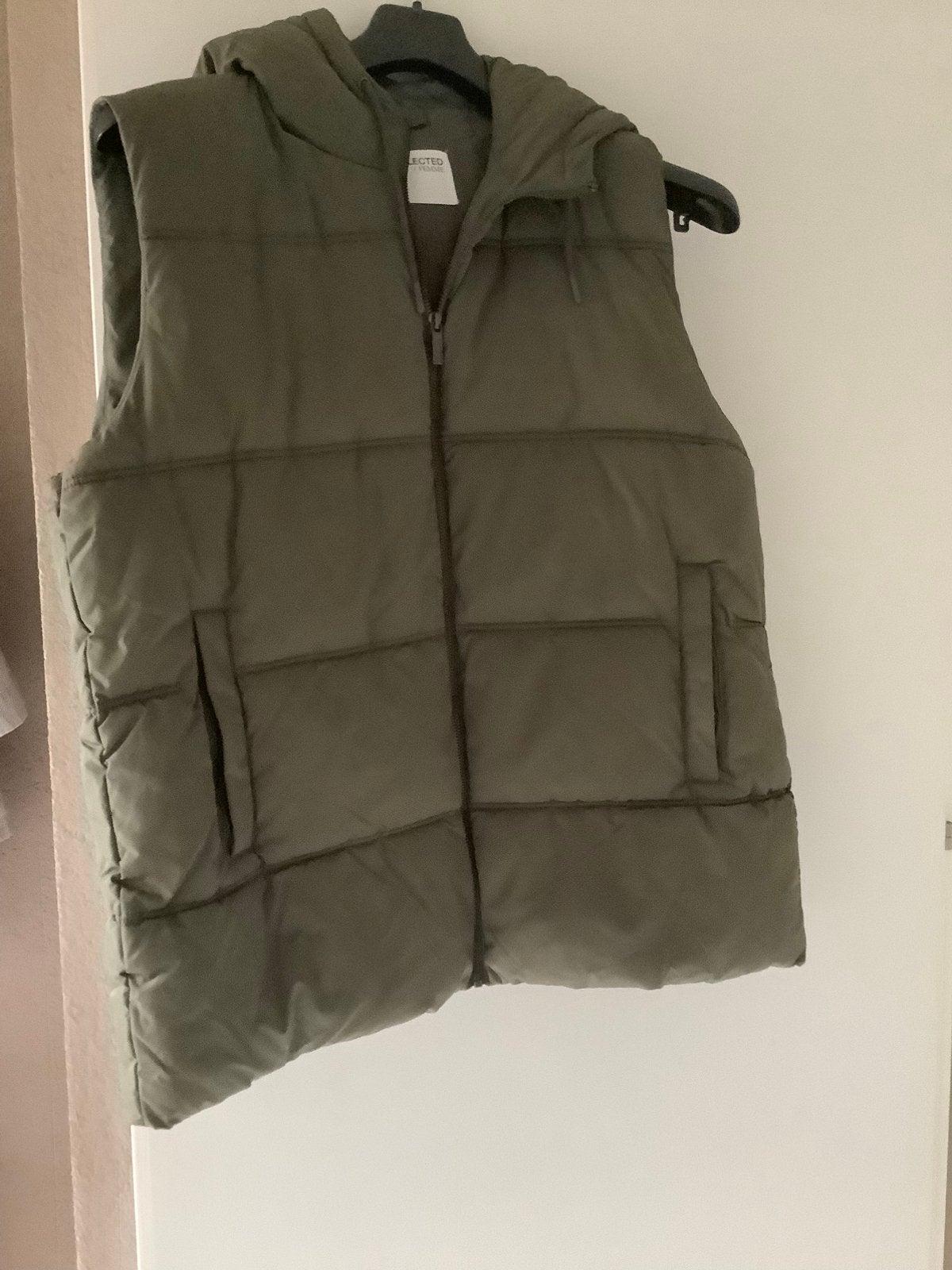 Leuke bodywarmer maat 44, Kleding | Dames, Ophalen of Verzenden, Nieuw, Groen, Jas of Mantel